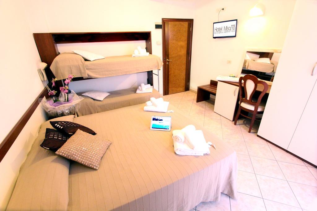 Hotel Misano Misano Adriatico Bagian luar foto