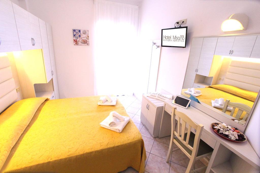 Hotel Misano Misano Adriatico Bagian luar foto