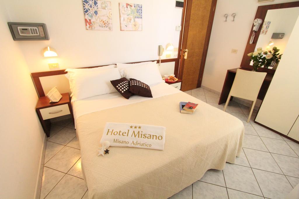 Hotel Misano Misano Adriatico Bagian luar foto