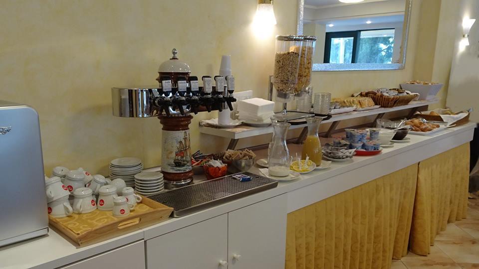 Hotel Misano Misano Adriatico Bagian luar foto