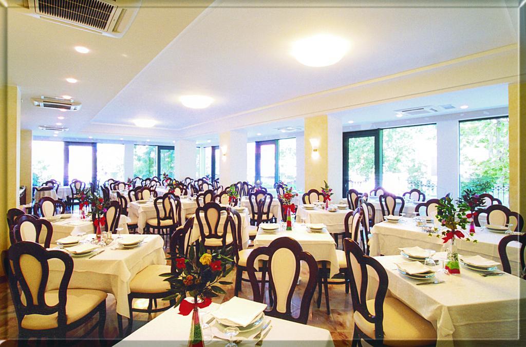 Hotel Misano Misano Adriatico Bagian luar foto