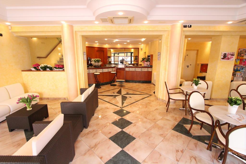 Hotel Misano Misano Adriatico Bagian luar foto